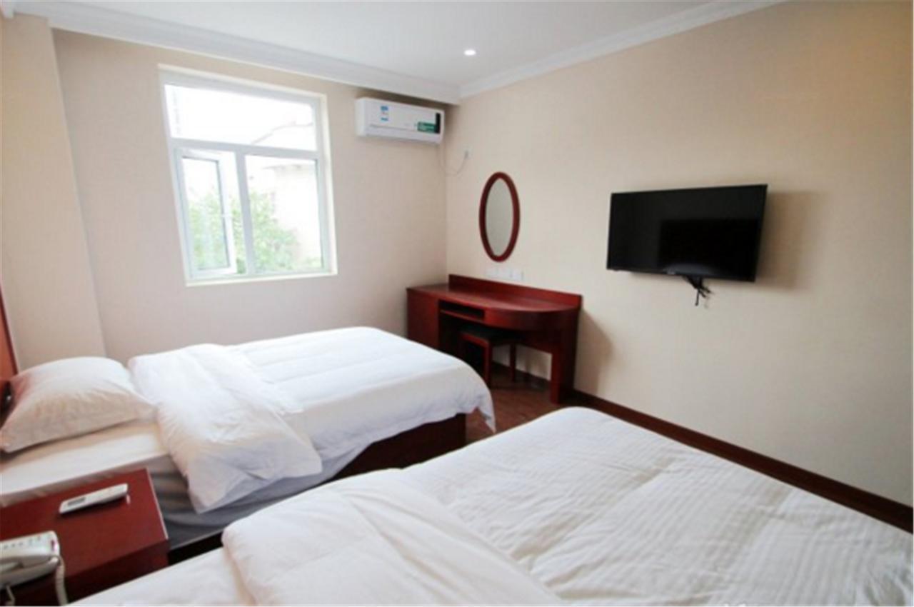 Greentree Inn Shanghai Hongqiao Hub Cao'An Road Huajiang Branch Road Express Hotel Jiading Екстериор снимка
