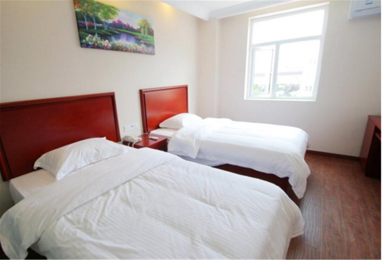 Greentree Inn Shanghai Hongqiao Hub Cao'An Road Huajiang Branch Road Express Hotel Jiading Екстериор снимка
